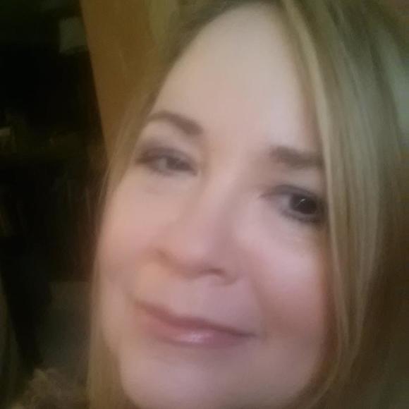 Meet your Posher, Bobbi - Picture 1 of 1